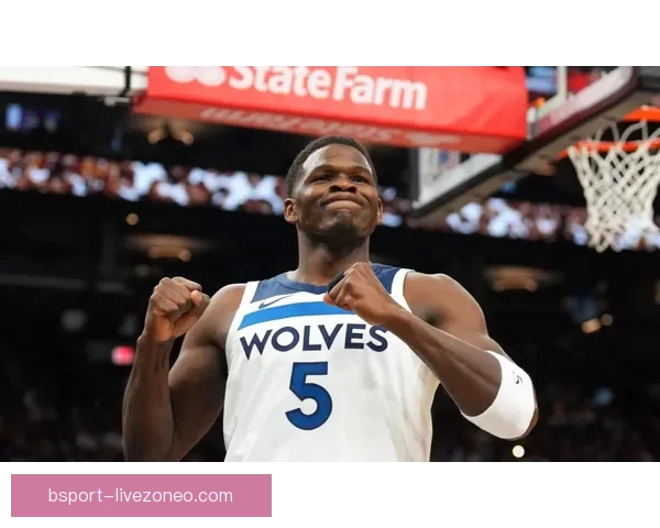 受右膝炎症影响森林狼主帅透露爱德华兹已重返训练复出时间未定