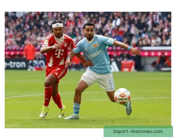 格纳布里与戈雷茨卡携手上演拜仁精彩庆祝瞬间